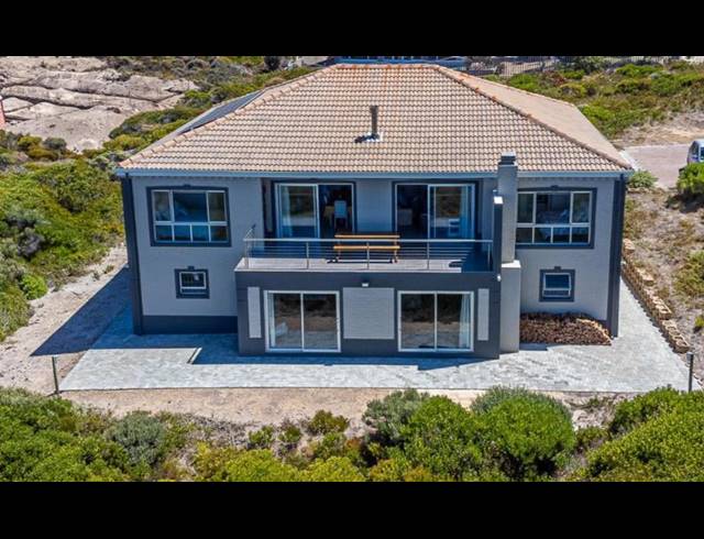 5 BEDROOM HOUSE FOR SALE IN KLEINBAAI
